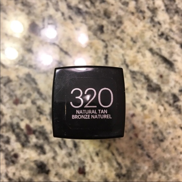 Makeup - Picture 4 of 4